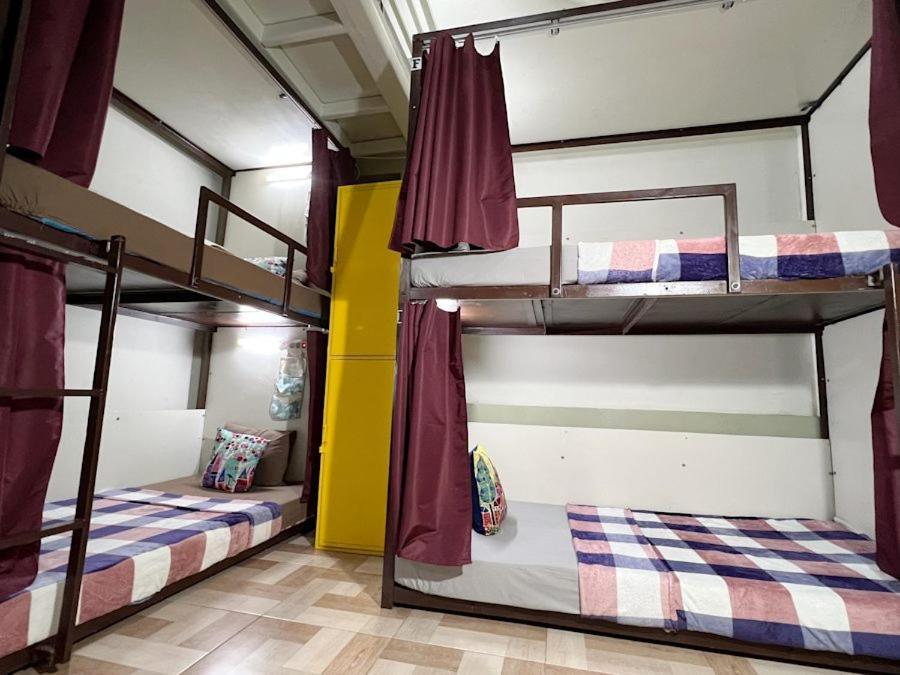 Mador Malang Dorm Hostel Esterno foto