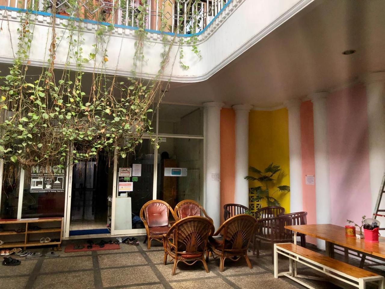 Mador Malang Dorm Hostel Esterno foto